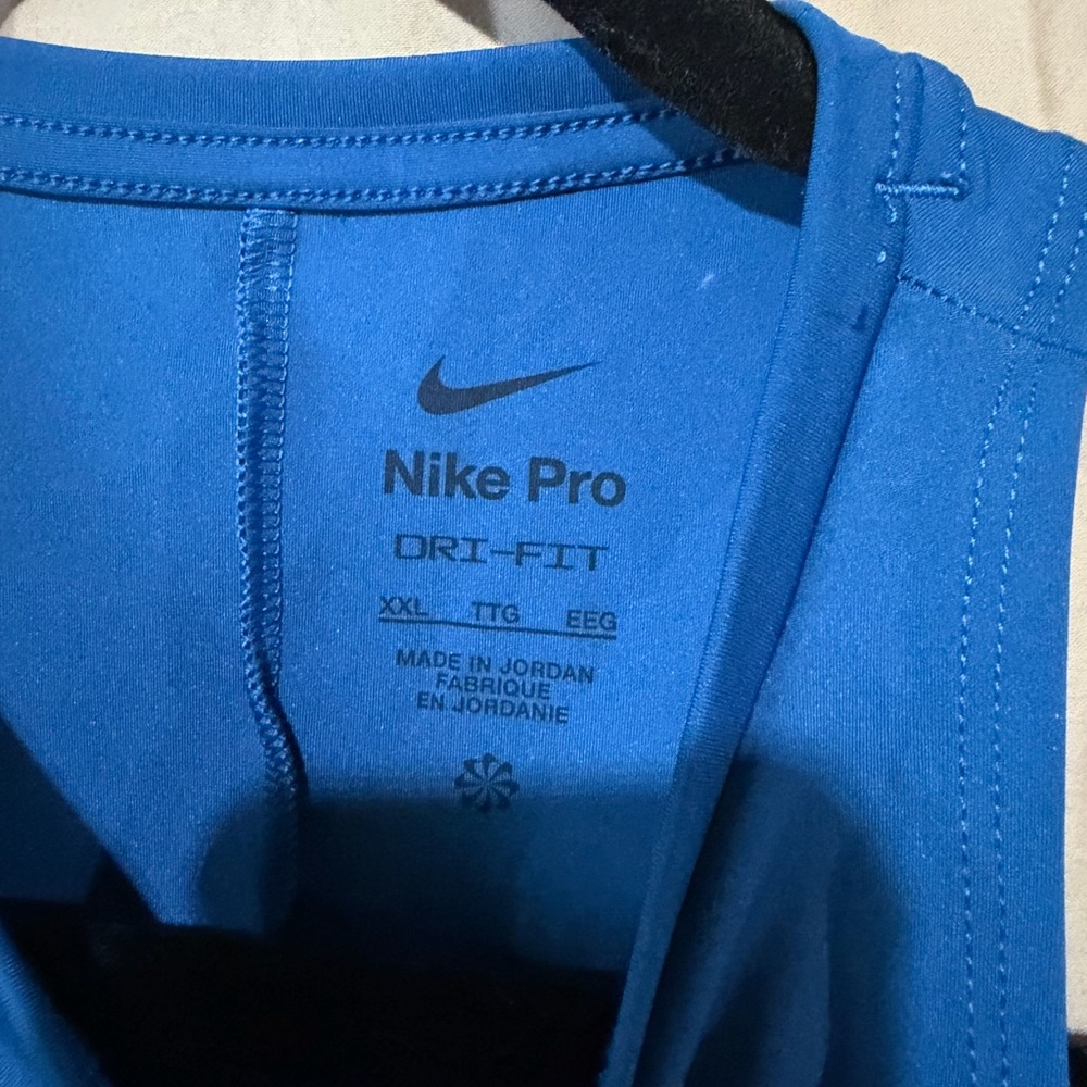 Nike tank top - Picture 2 of 3